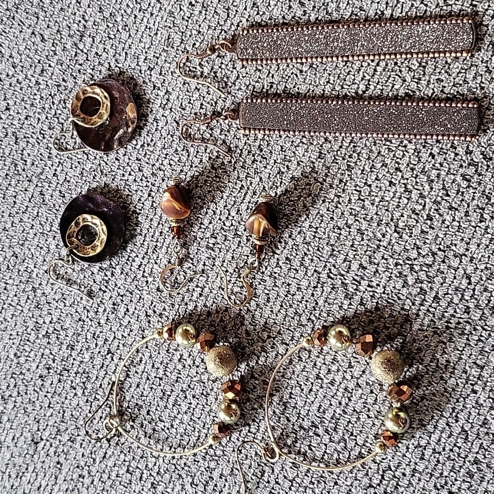 4 Costume jewelry earrings